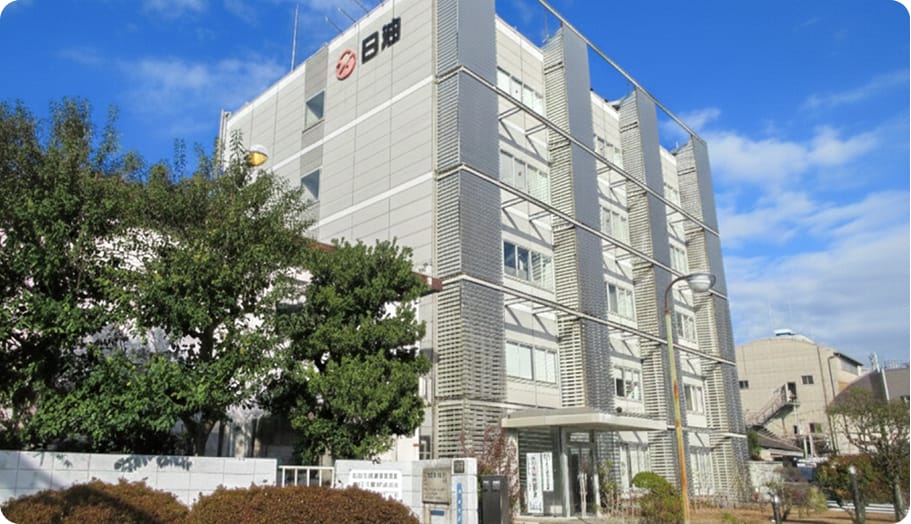 本社の外観写真