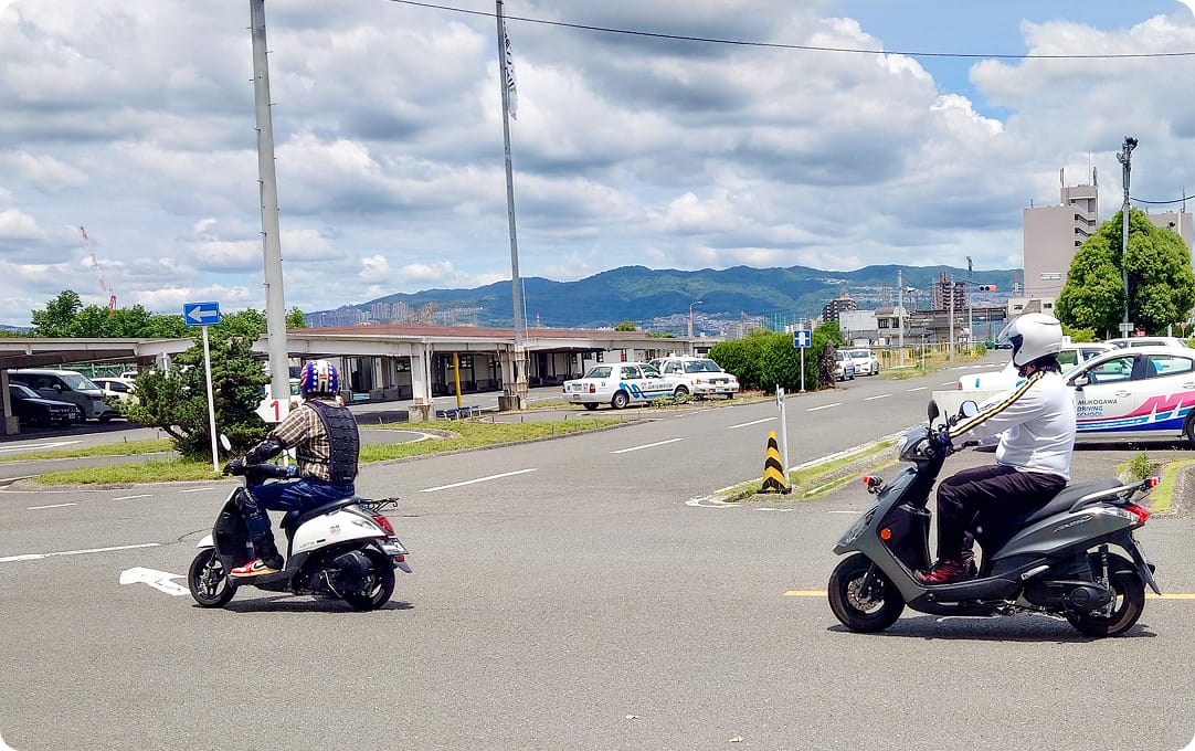 バイクの実践講習の様子の写真
